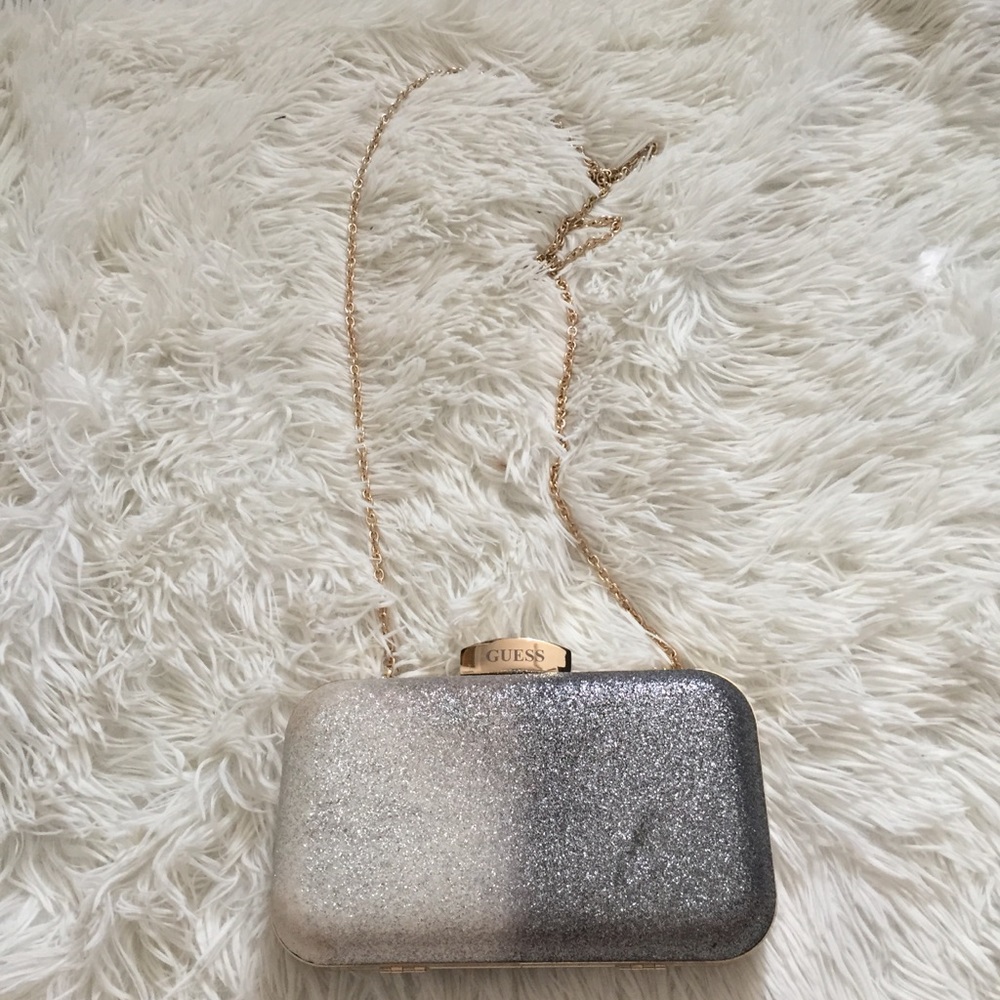 💎 GUESS Silver Glitter Clutch 💎